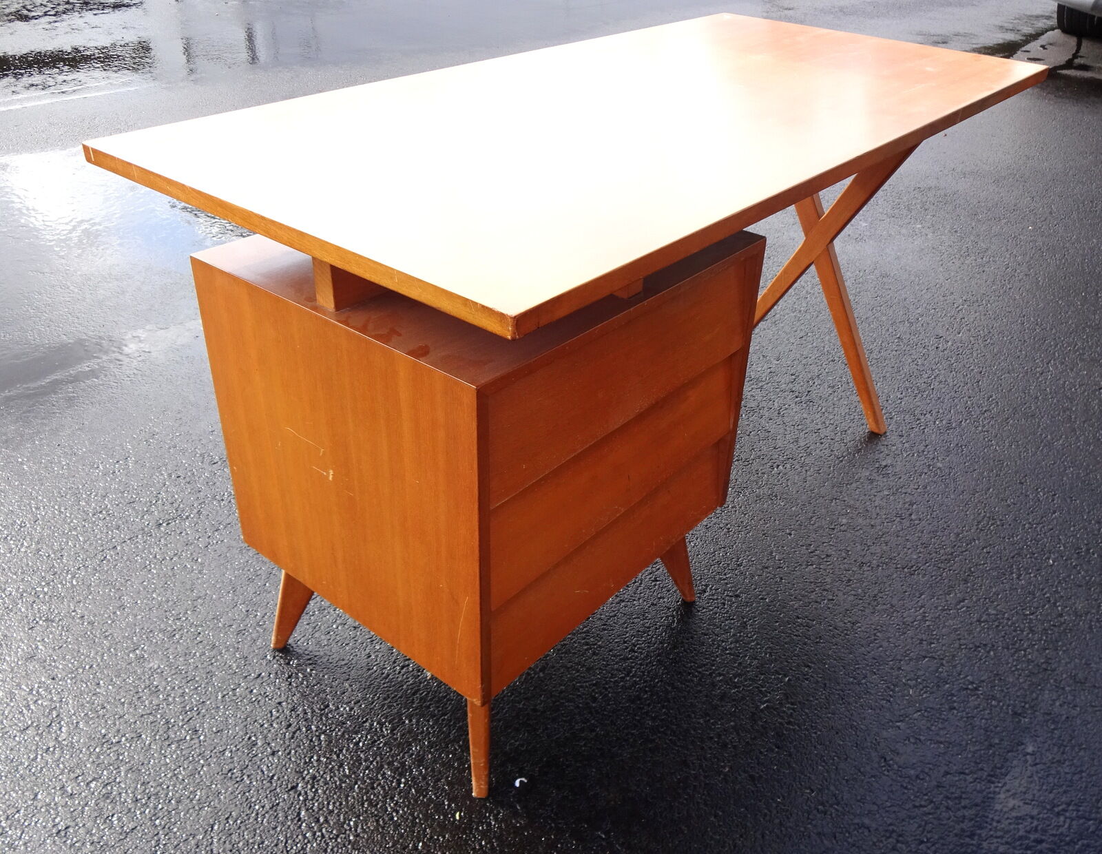 Bureau des années 50