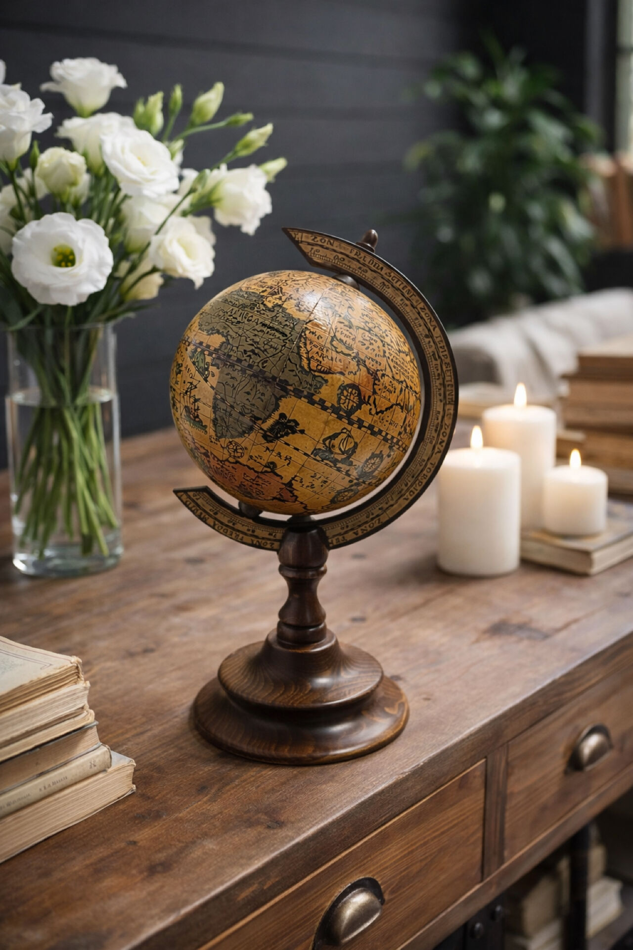 Globe vintage en bois et bronze