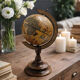 Globe vintage en bois et bronze
