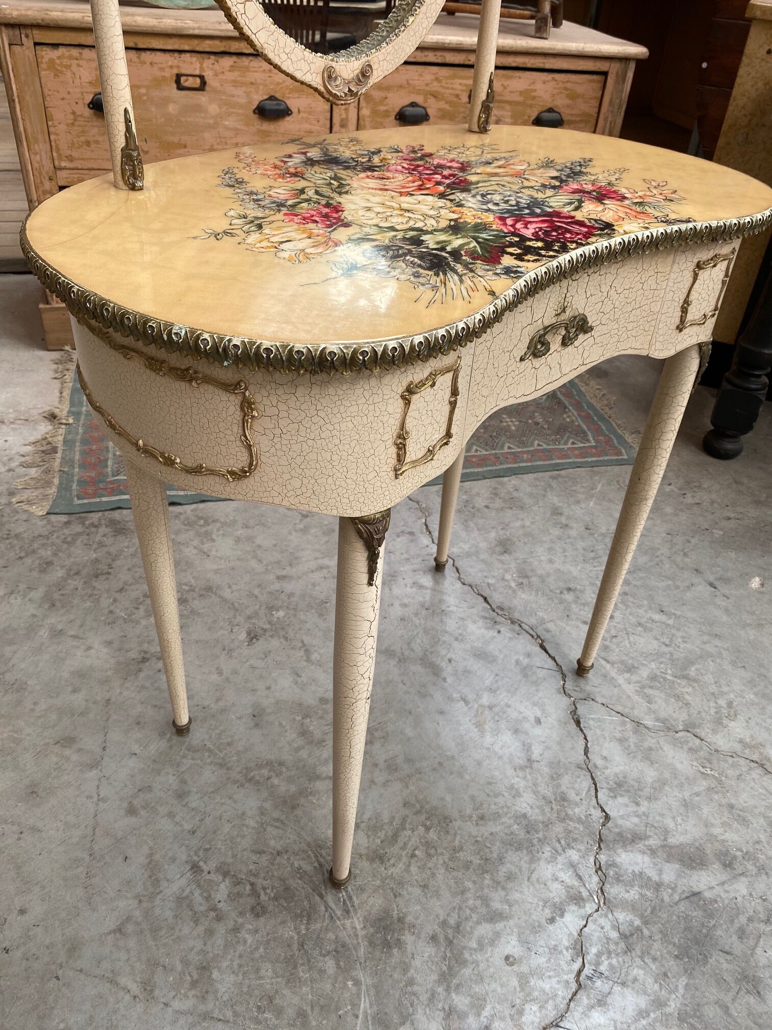 60s Italian style hairdresser