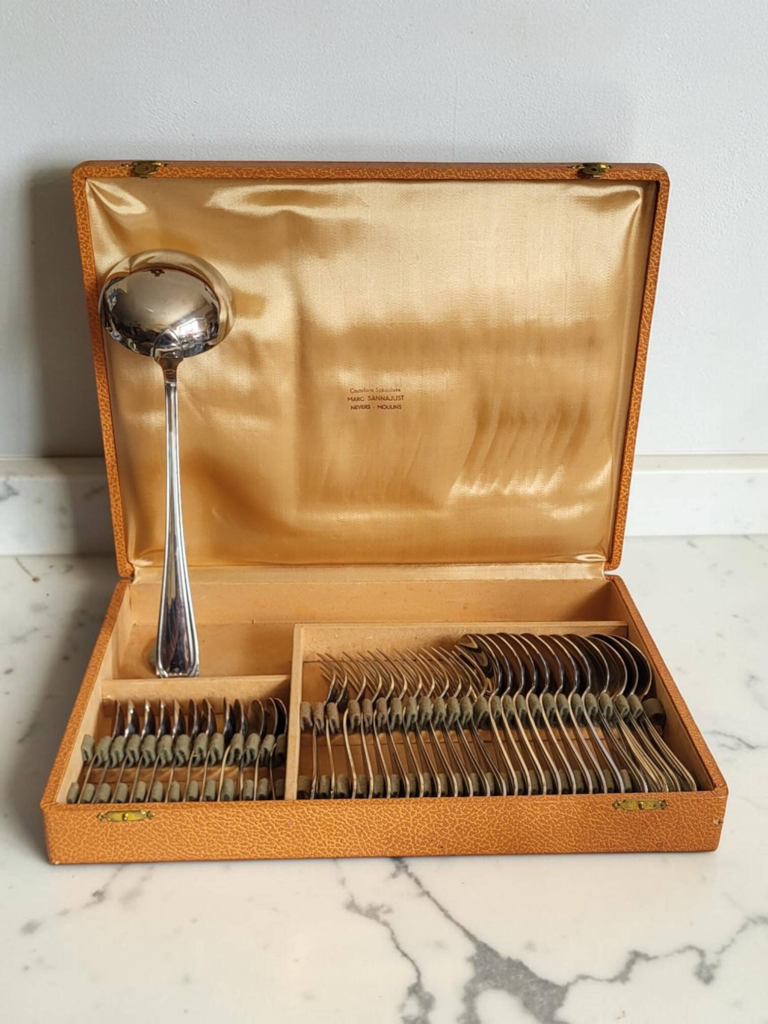 Ménagère Art déco en inox 37 pièces