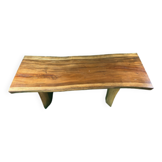 Table en bois de suar