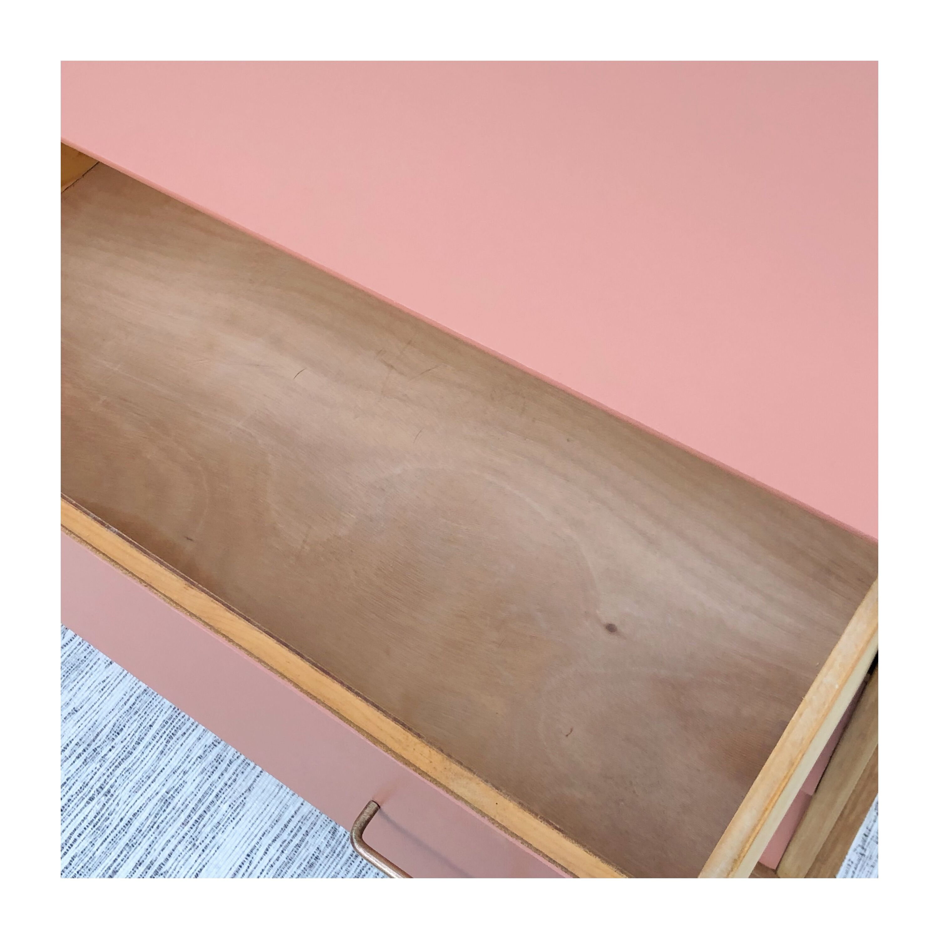 Vintage chest of drawers