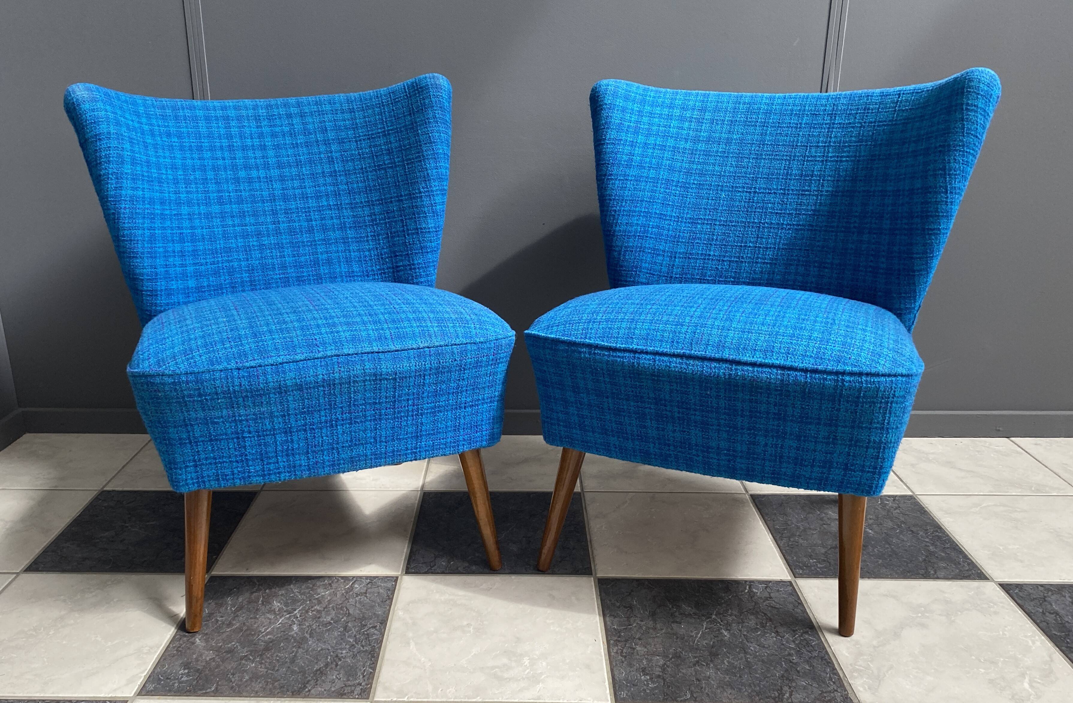 ensemble de 2 chaises de cocktail bleues des années 1960