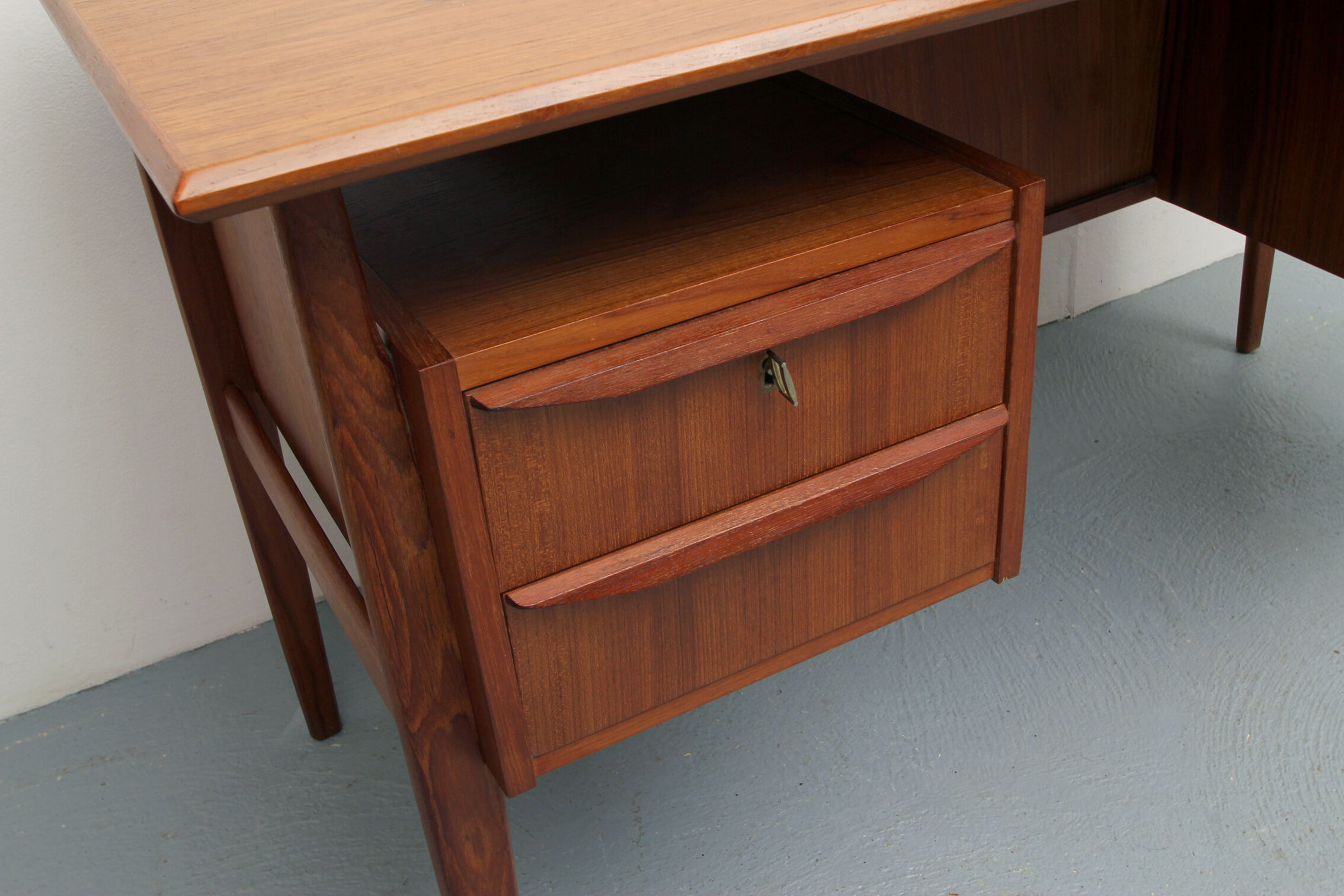 1960s desk in teak, Tibergaard Denmark