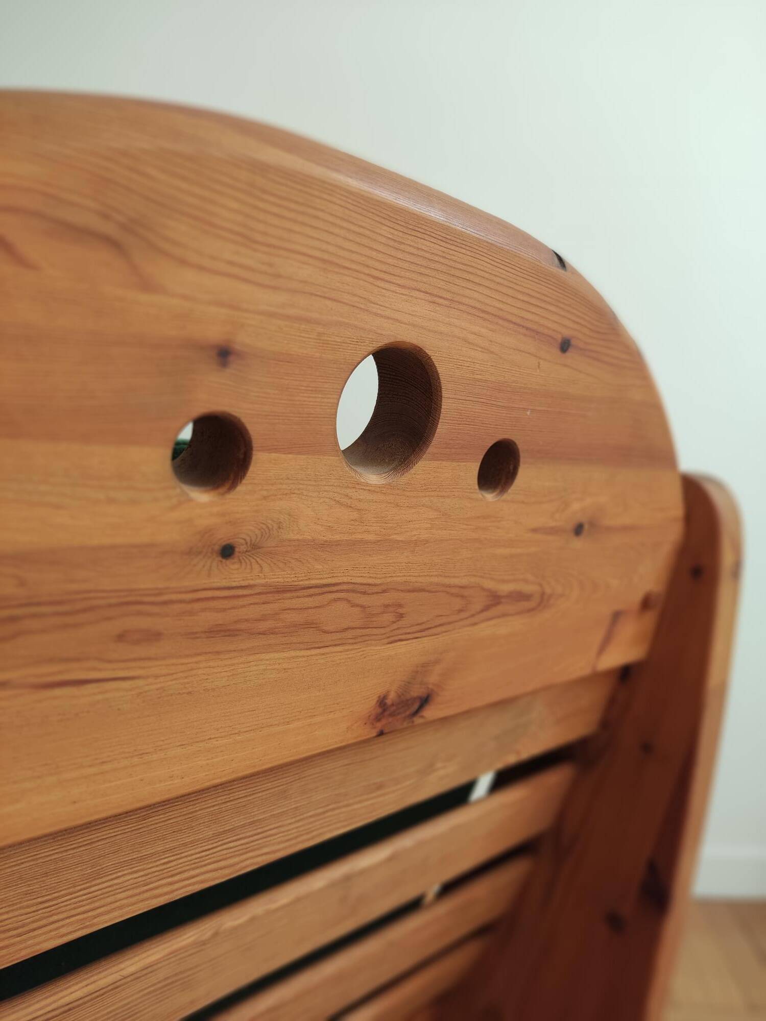 Scandinavian rocking chair in wood & mohair velvet