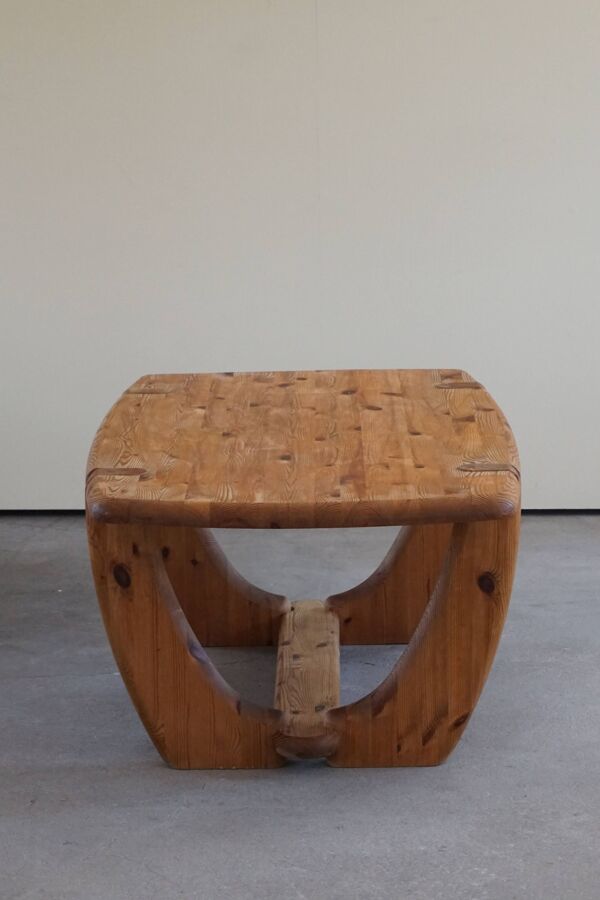 Table basse moderne danoise en pin massif brutaliste, années 1960