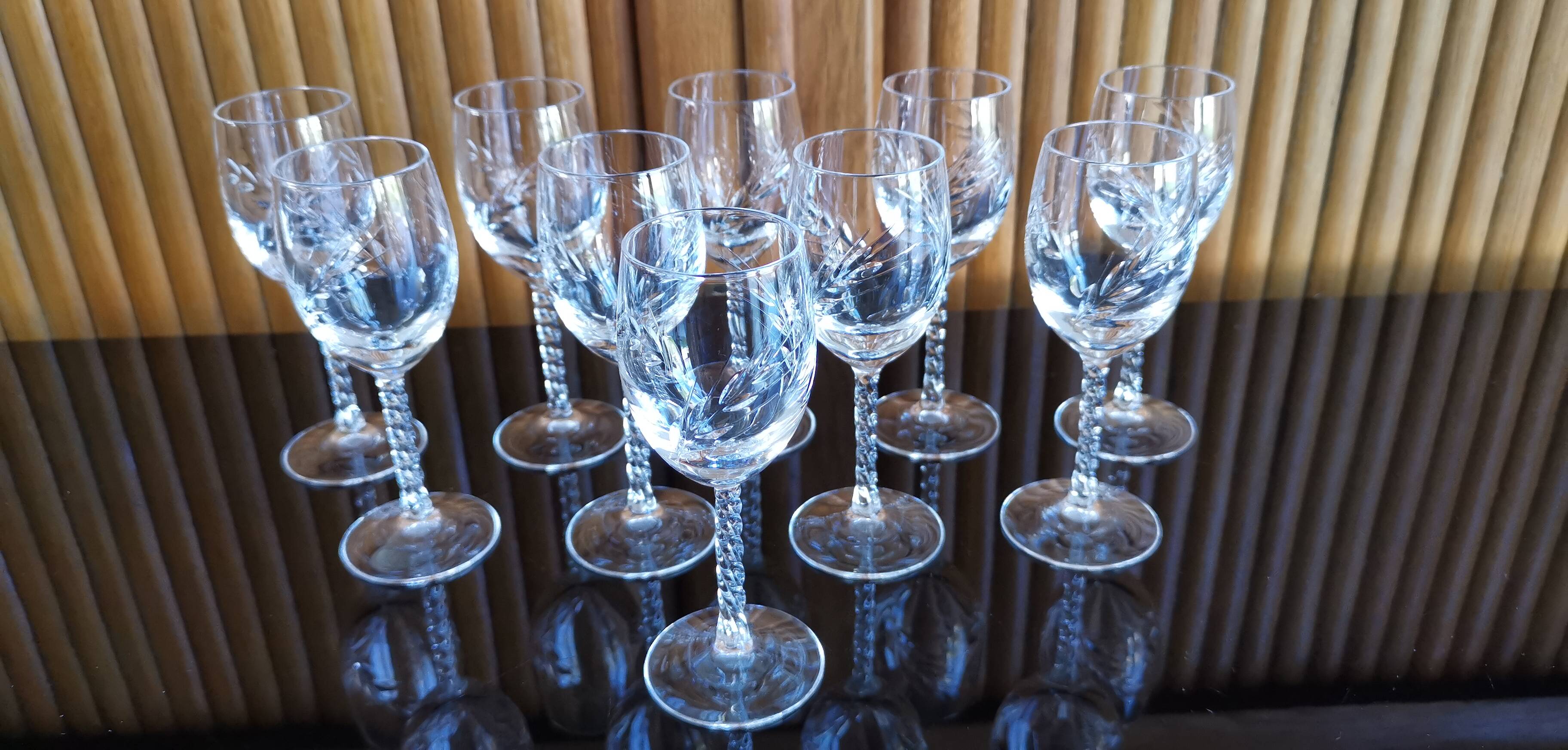 Set of 10 cut crystal liqueur glasses with twisted base and Arques crystal spikes