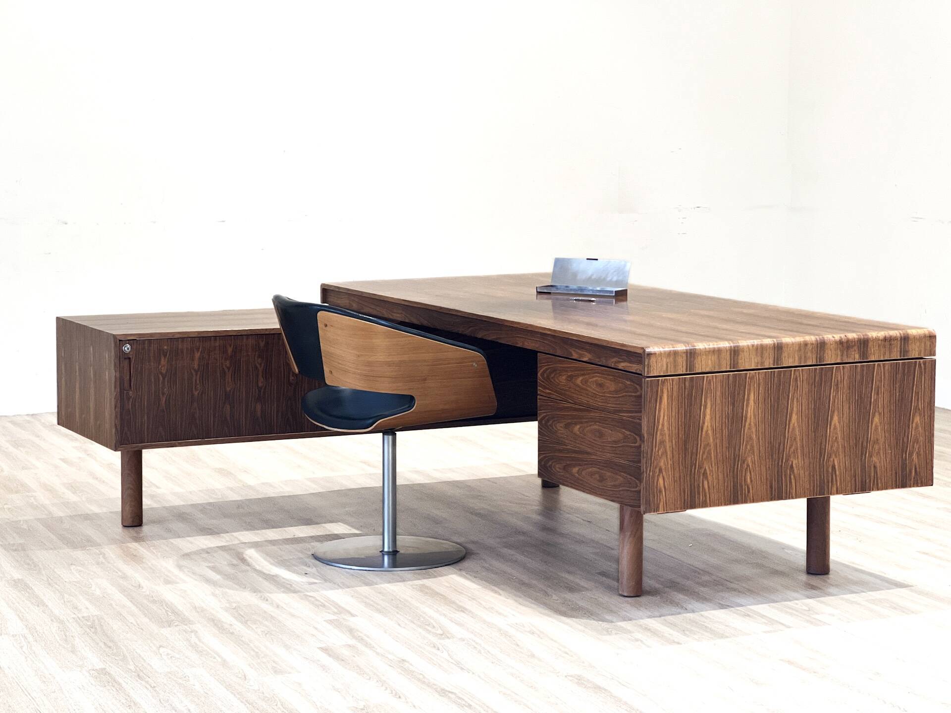 Gordon Russell Desk