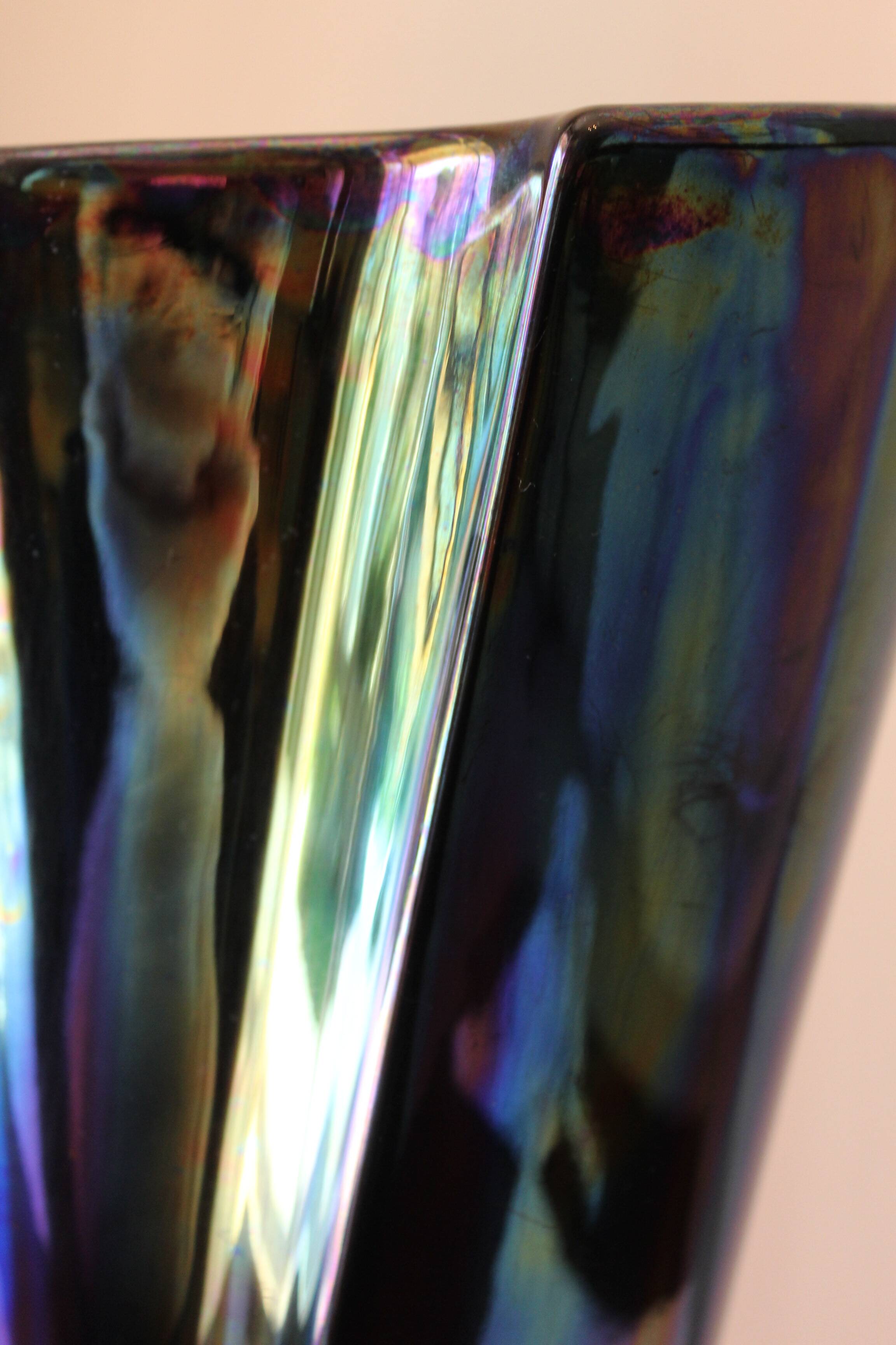 Large iridescent vase Verceram n° 6397 60s