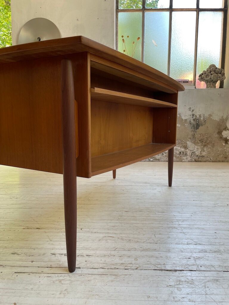 Scandinavian "boomerang" two-sided teak desk Midtjydsk Mobelfabrilk