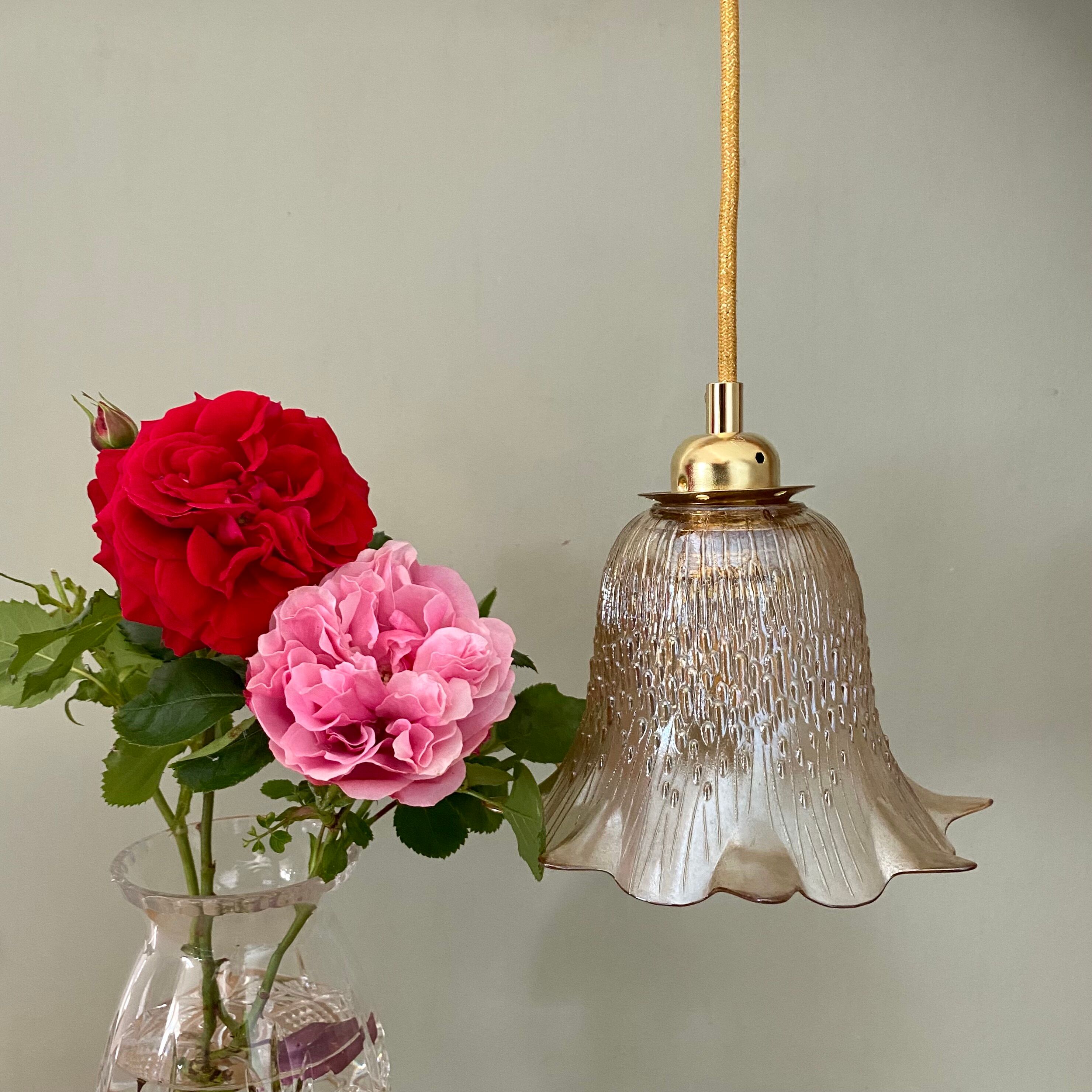 Vintage tulip ride in amber and pearlescent glass