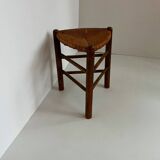 Tabouret tripode triangle