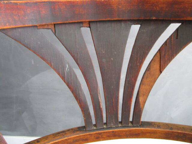 Antique armchair in curved wood - Eastern Europe