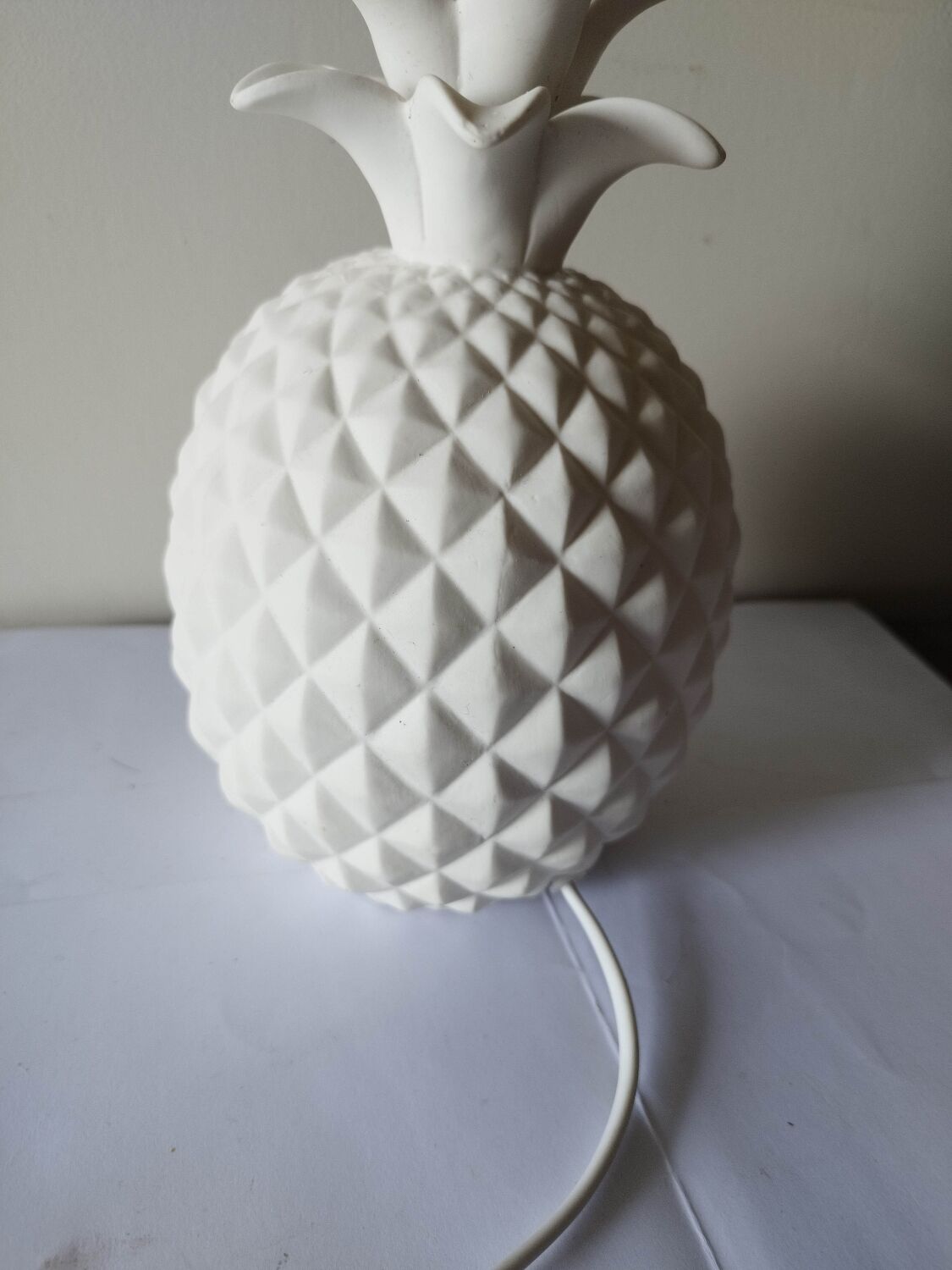 Pineapple lamp in white biscuit
