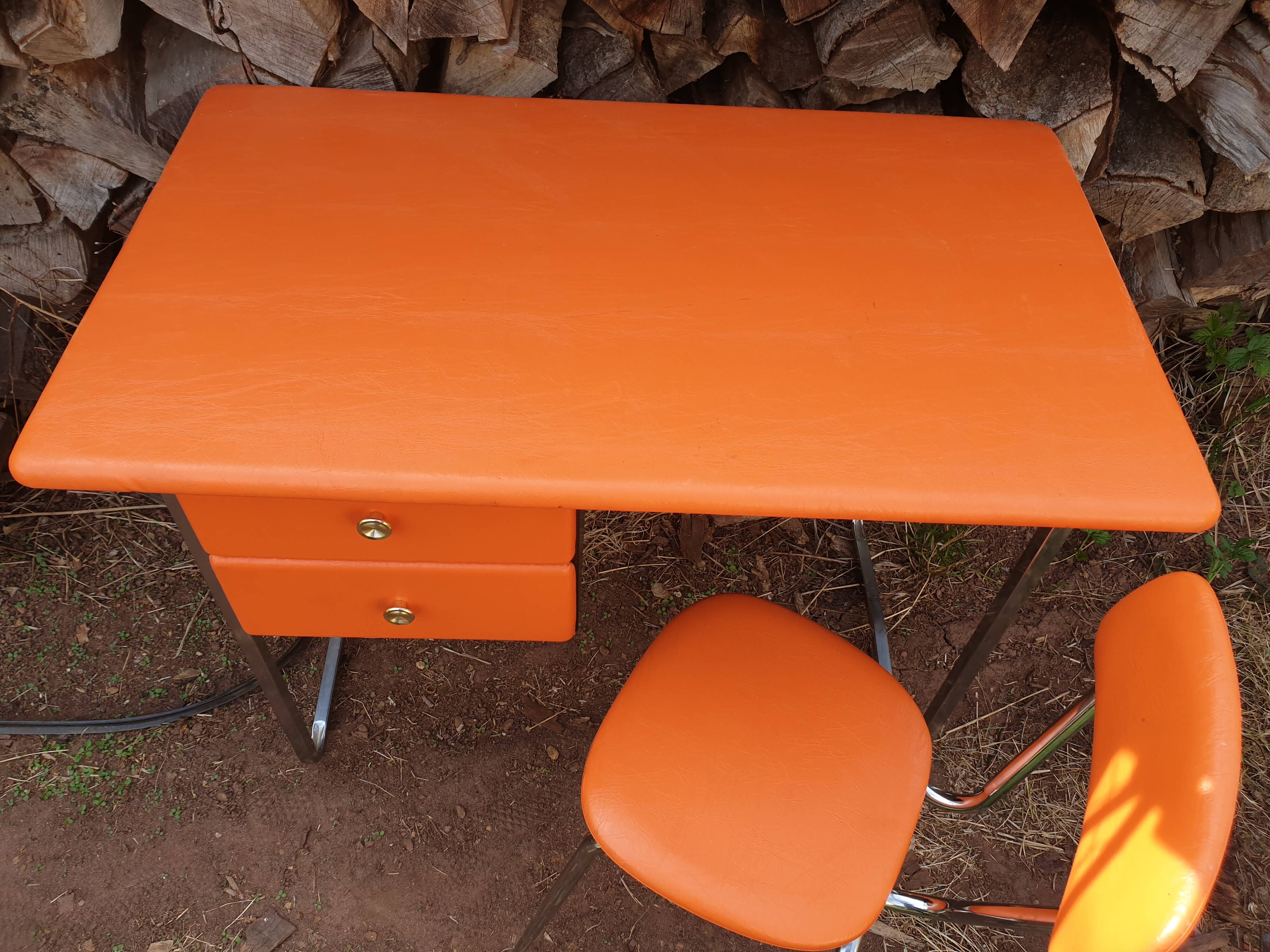 Desk set and vintage chair 70 skai and chrome