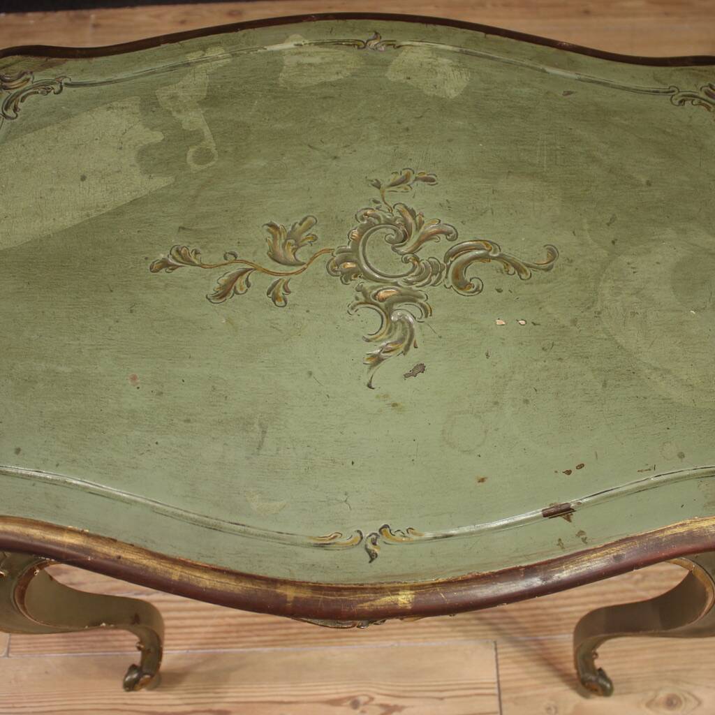 Elegant 20th century Venetian coffee table