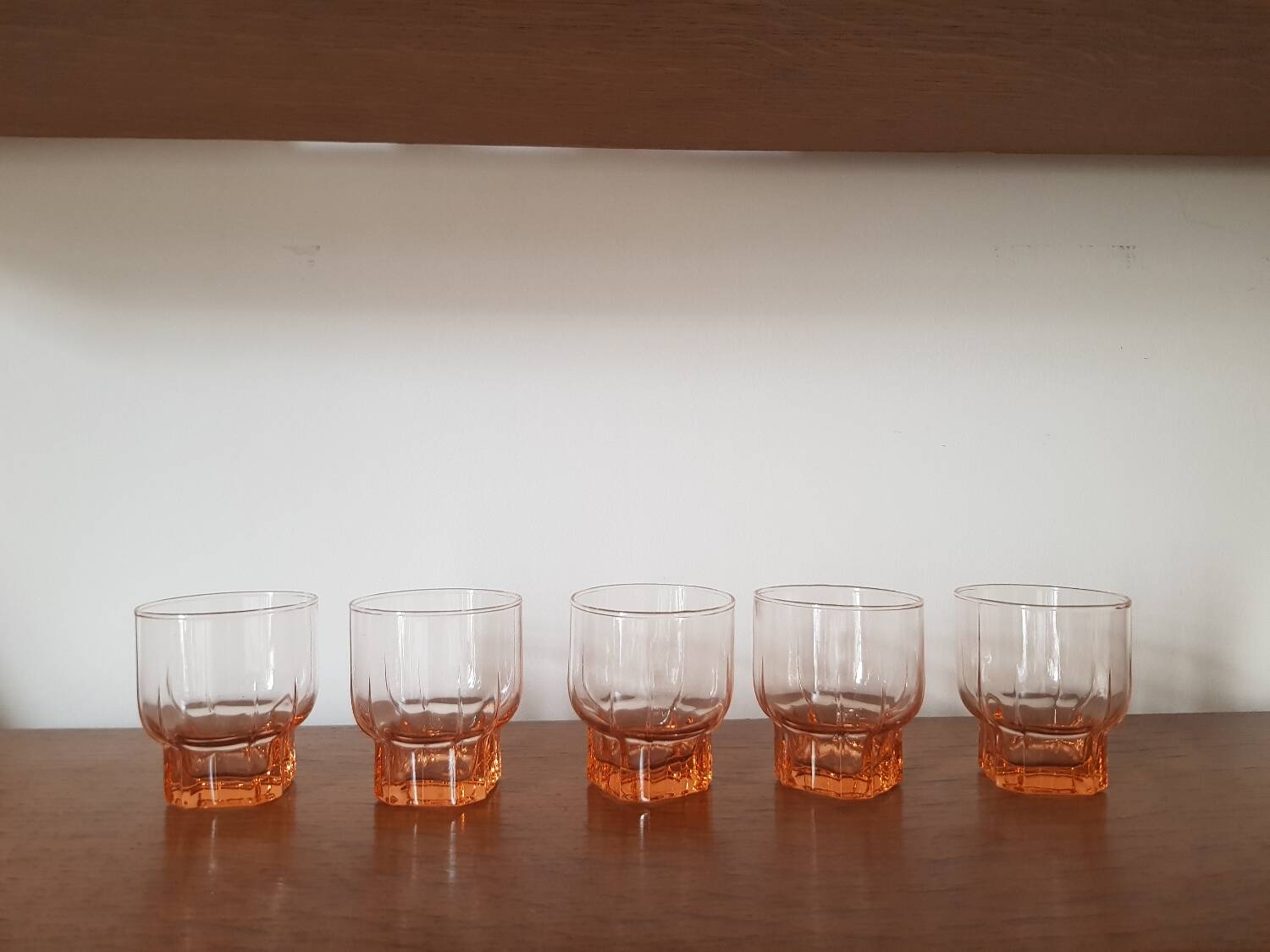 Set of 5 small pink glasses