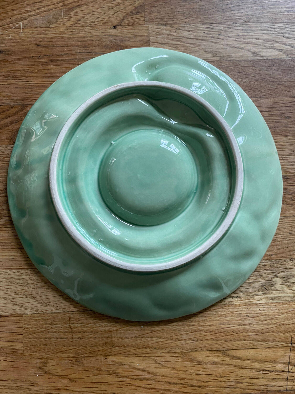 2 plates in artichoke slip