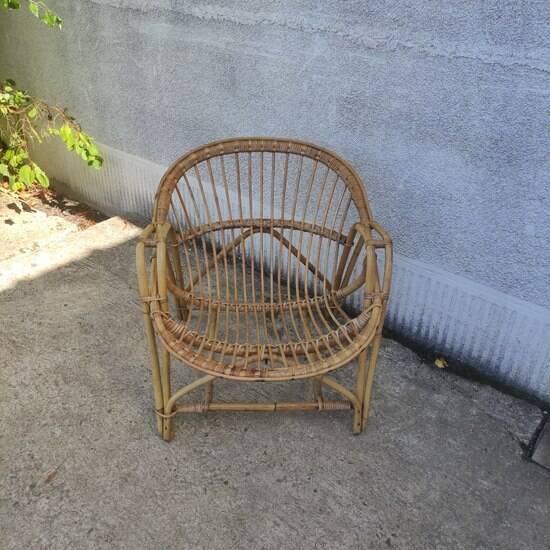 Adult wicker armchair