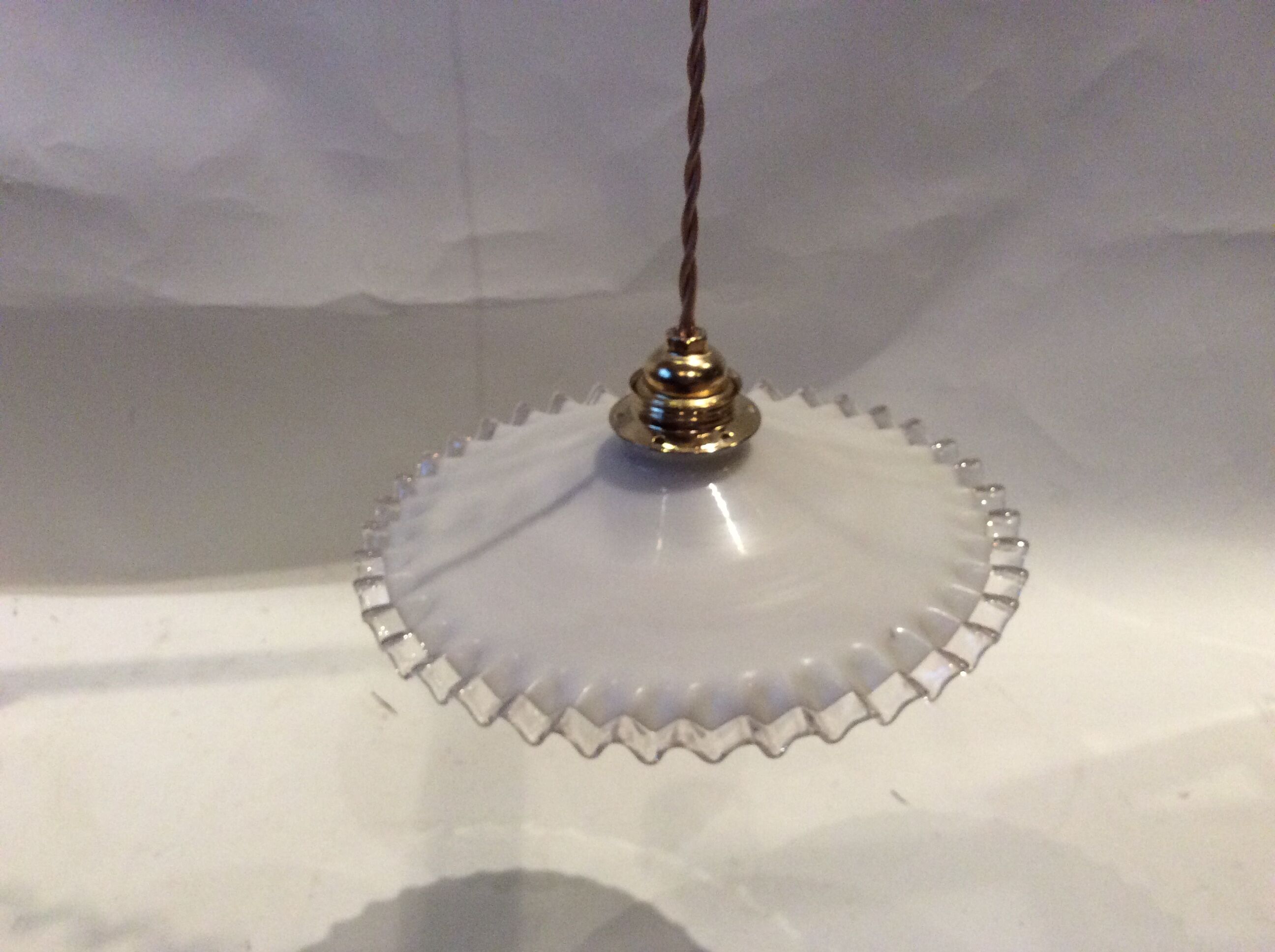 Vintage opaline suspension