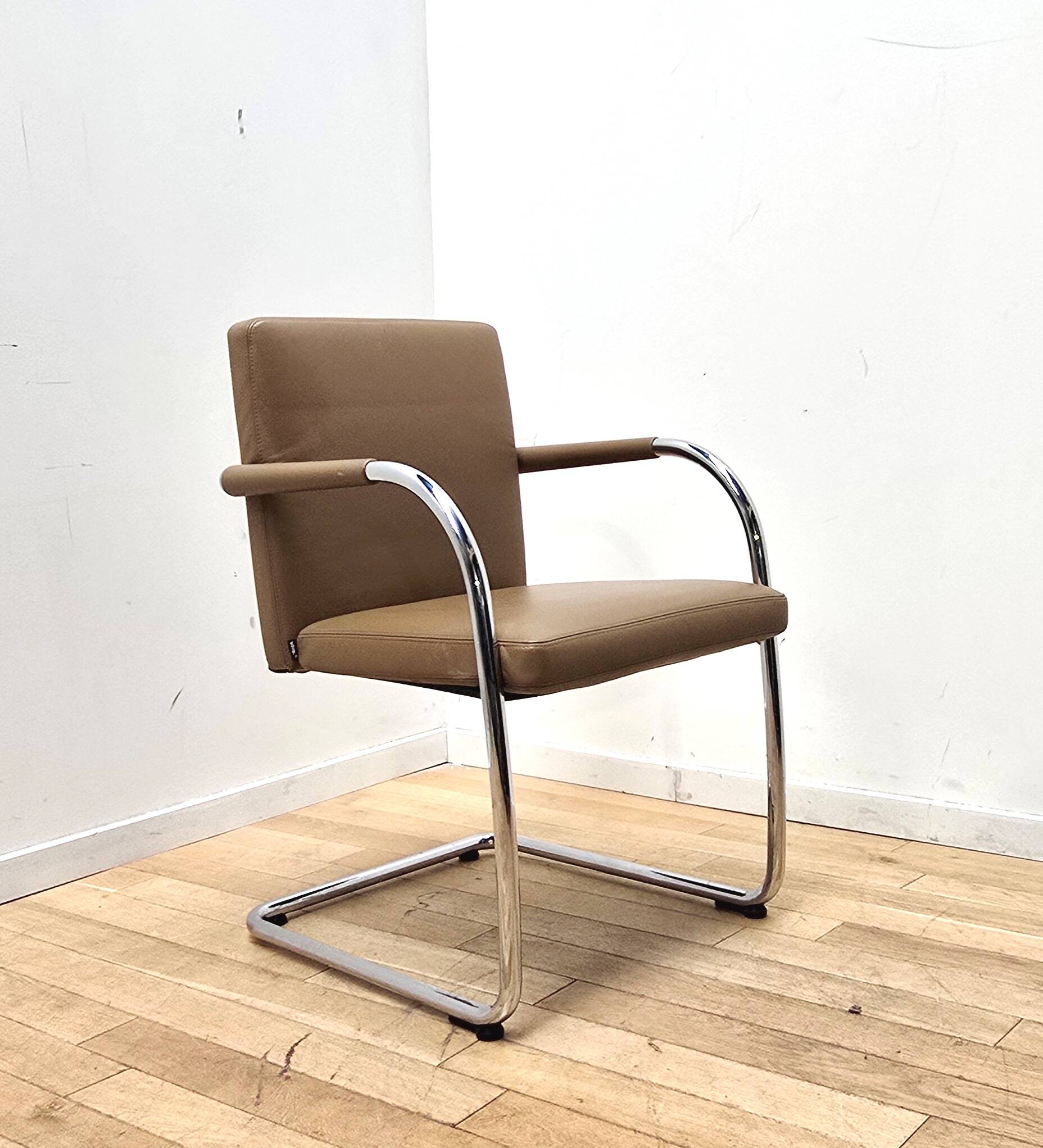 Pair of Visasoft office chairs, Vitra