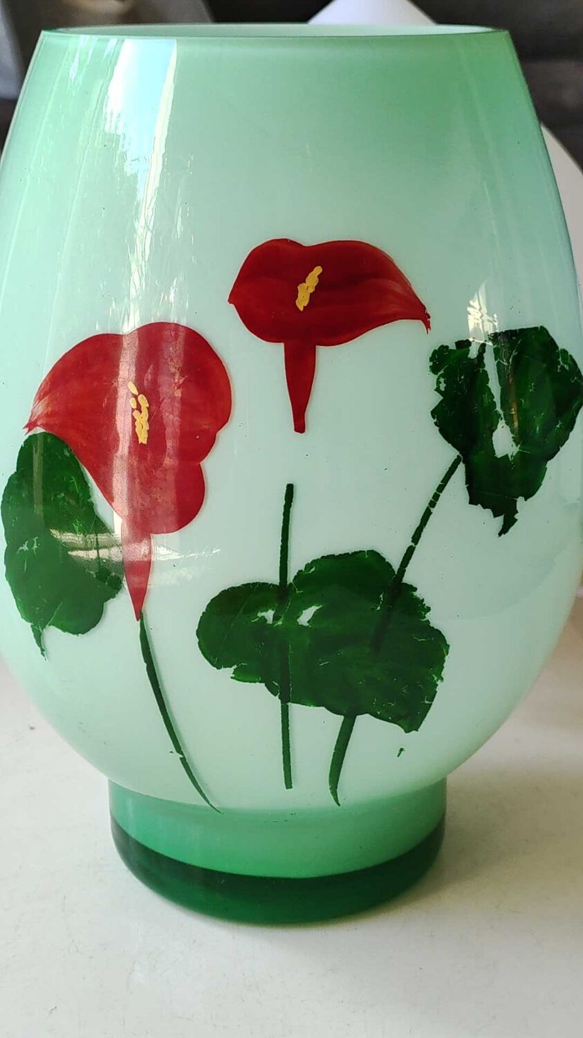 Vase in opaline crystal, red arum flowers. Vintage