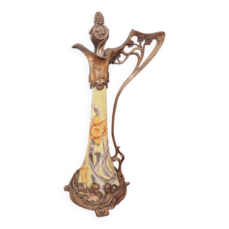 Aiguière de style Art Nouveau en faïence émaillée et bronze