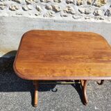Bistro table with curved wooden legs