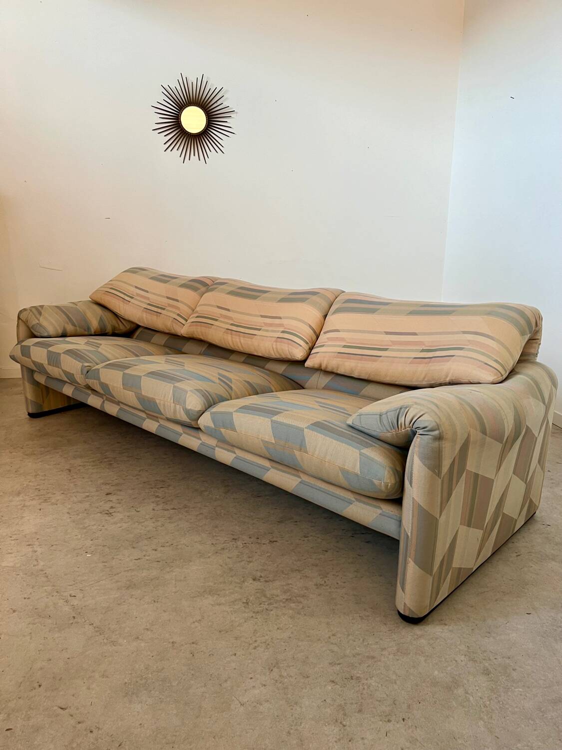 Ancien canapé Maralunga 3 places design italien des années 70 Cassina tissu patchwork