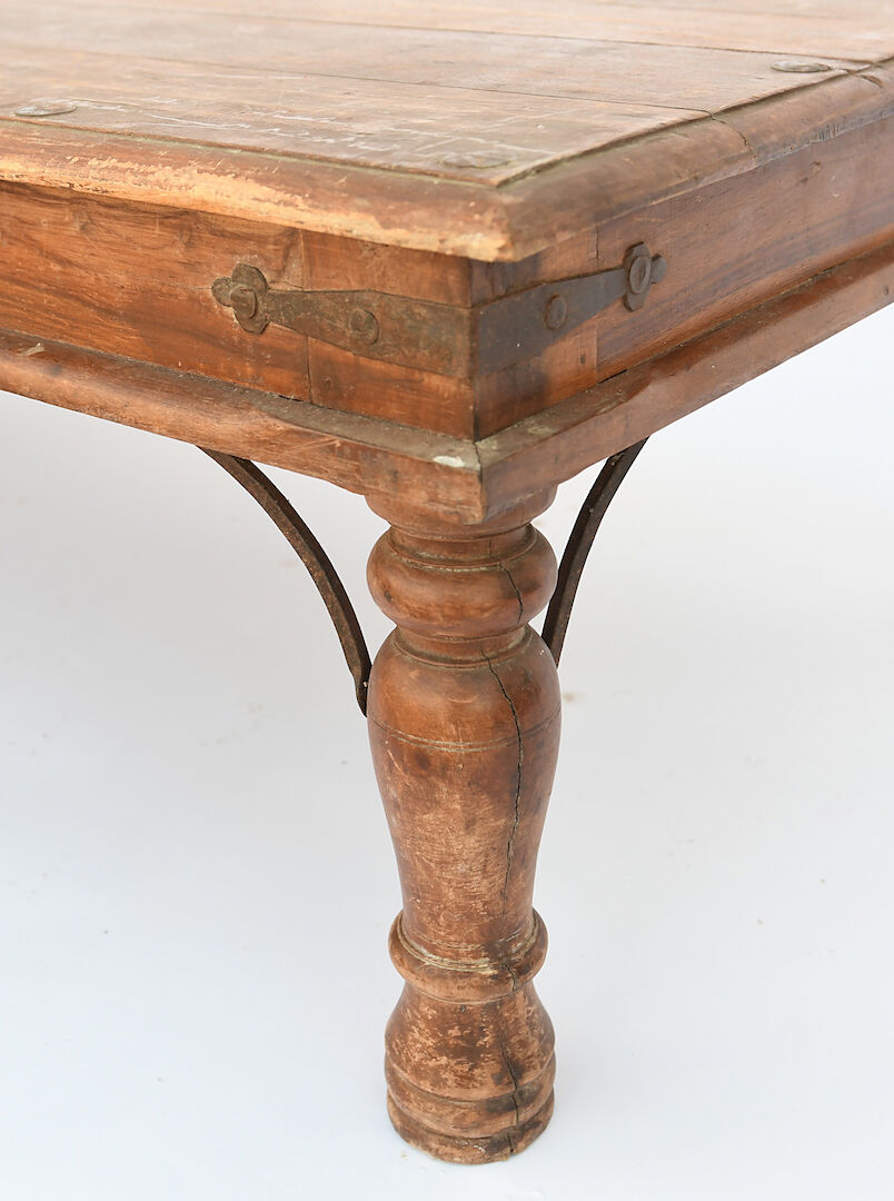 Coffee table in natural wood and wrought iron