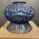 Un vase en verre bleu Fontainebleau de René Lalique