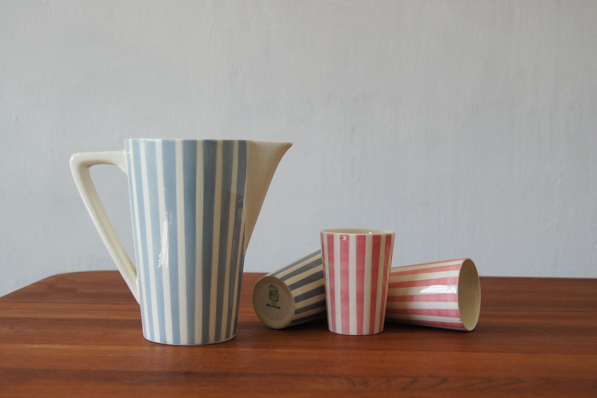 Ensemble limonade de Staffel Limburg des années 1950