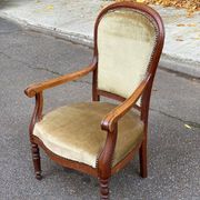 Fauteuil impérial en chêne et velours beige du 19ème siècle