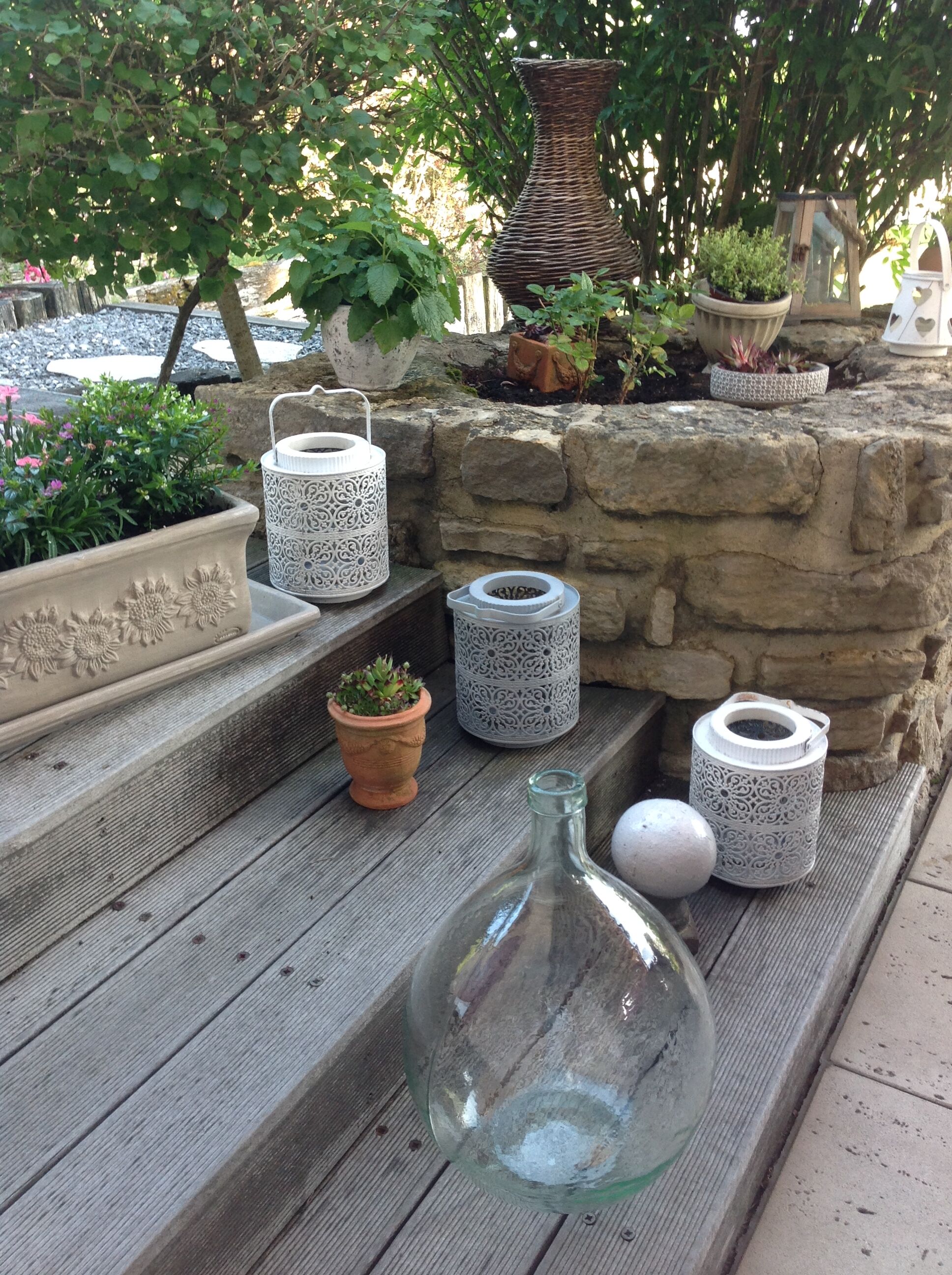 Lady jeanne in transparent glass