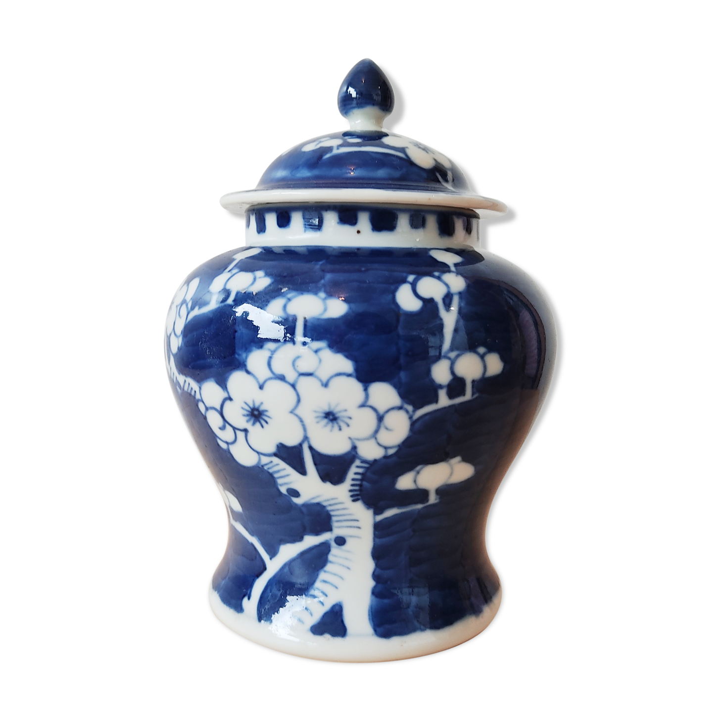 Chinese covered vase decoration Prunus early 20th