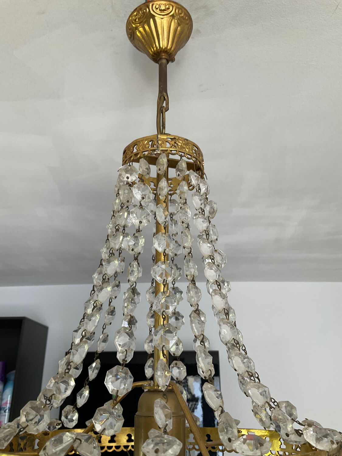 Hot air balloon chandelier with tassels