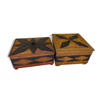 Deux boîtes artisanales vintage en bois