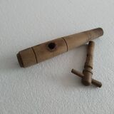 Tap, wooden cinnamon for barrels.