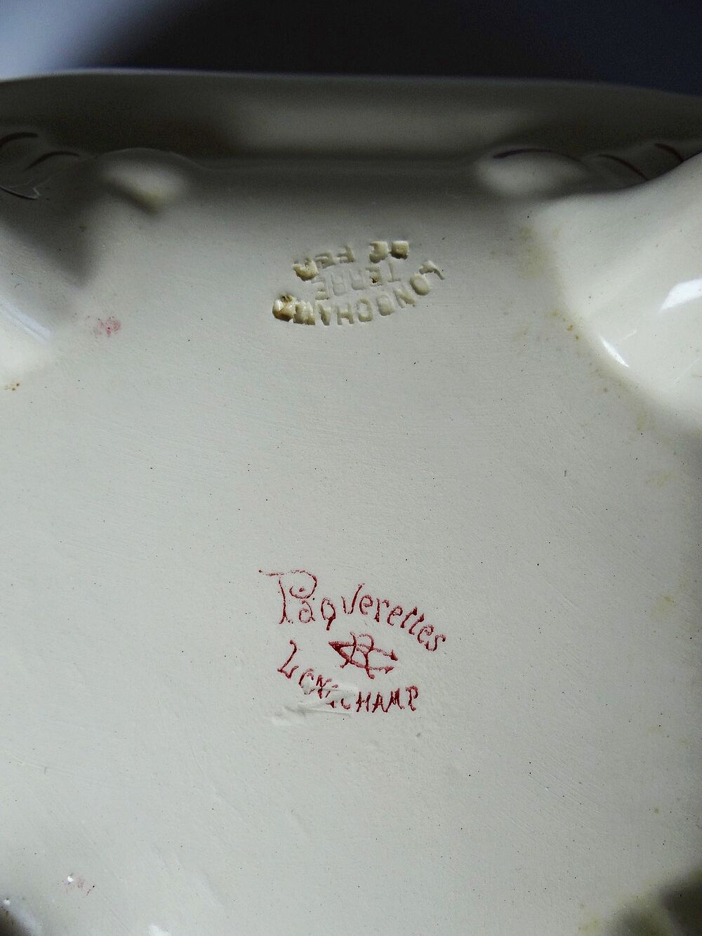 Antique Longchamp soup tureen/vegetable dish with polychrome daisies in ironstone.