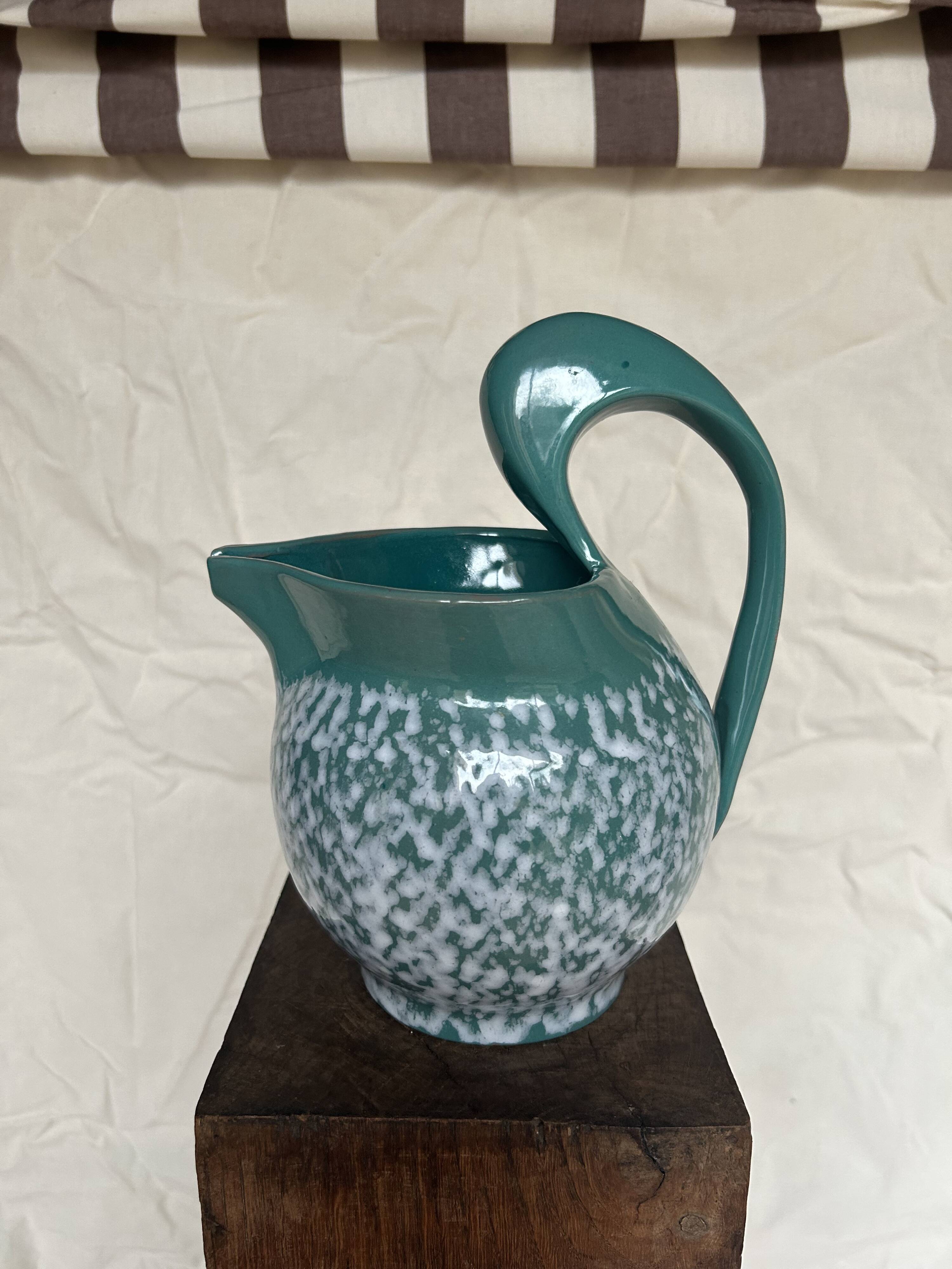 Free-form pitcher