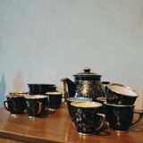 Set of 9 cups and their matching art deco teapot
