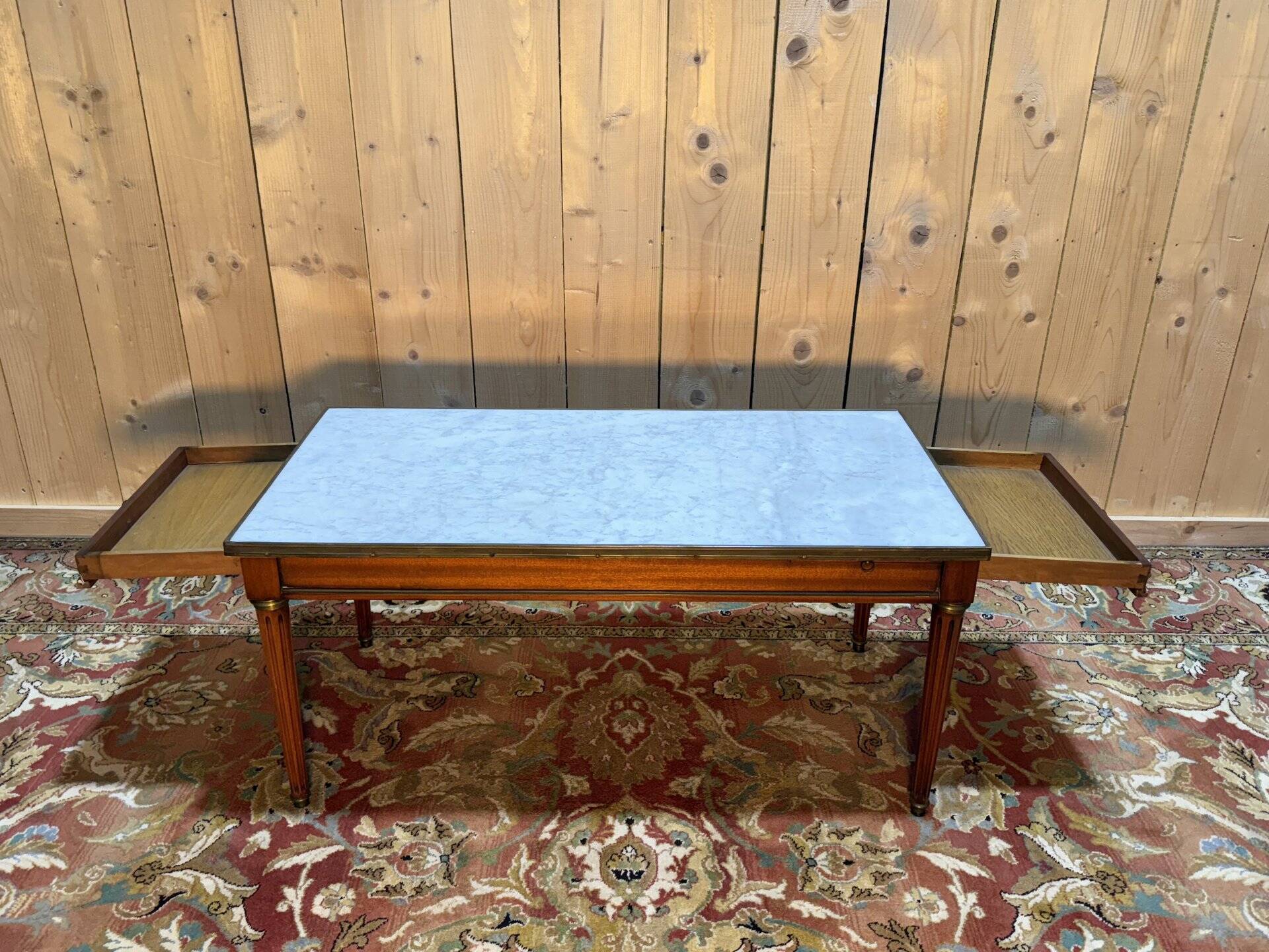 Table basse de style Louis XVI en merisier en marbre de Carrare