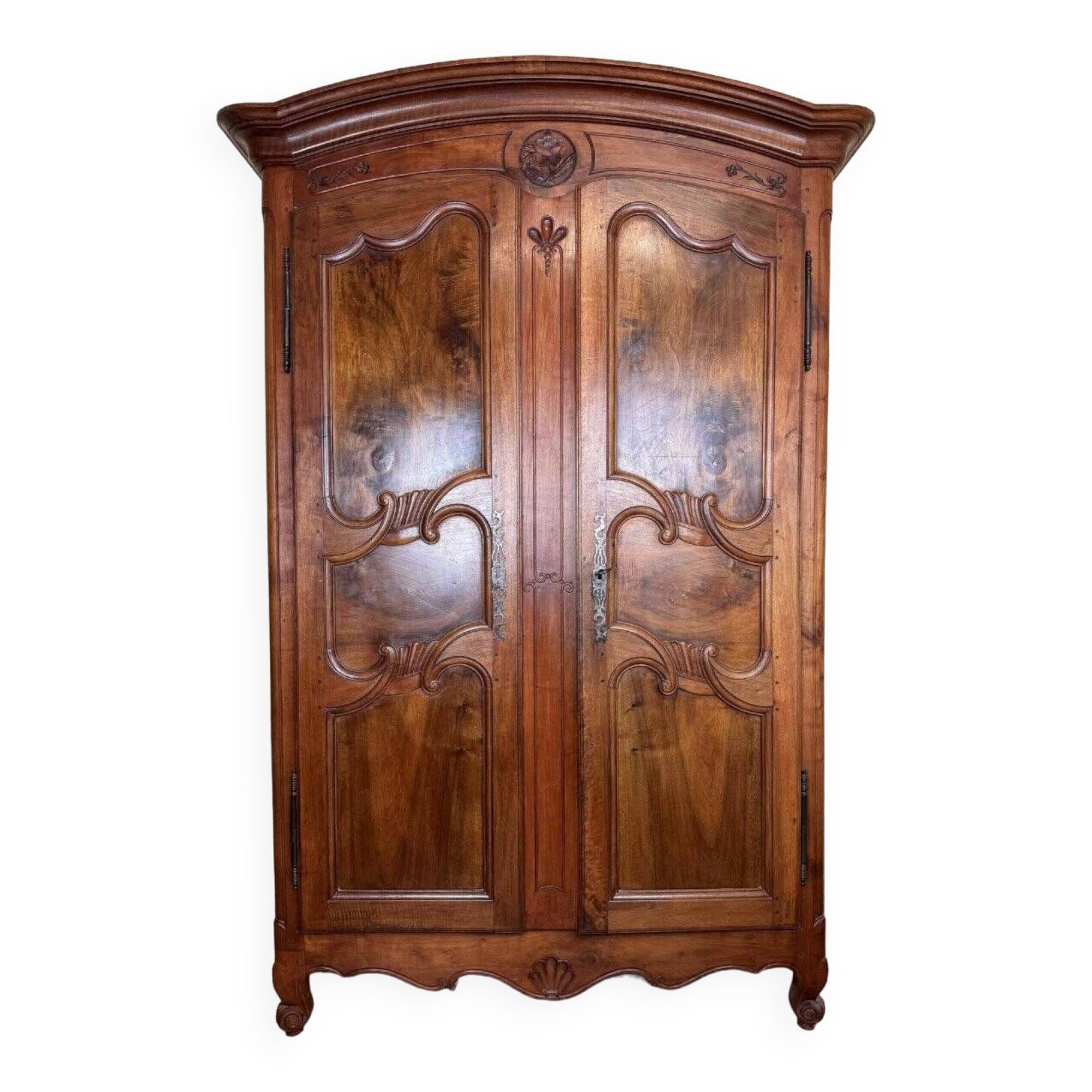 Charolaise cabinet Louis XV period called "napkin folds" solid walnut