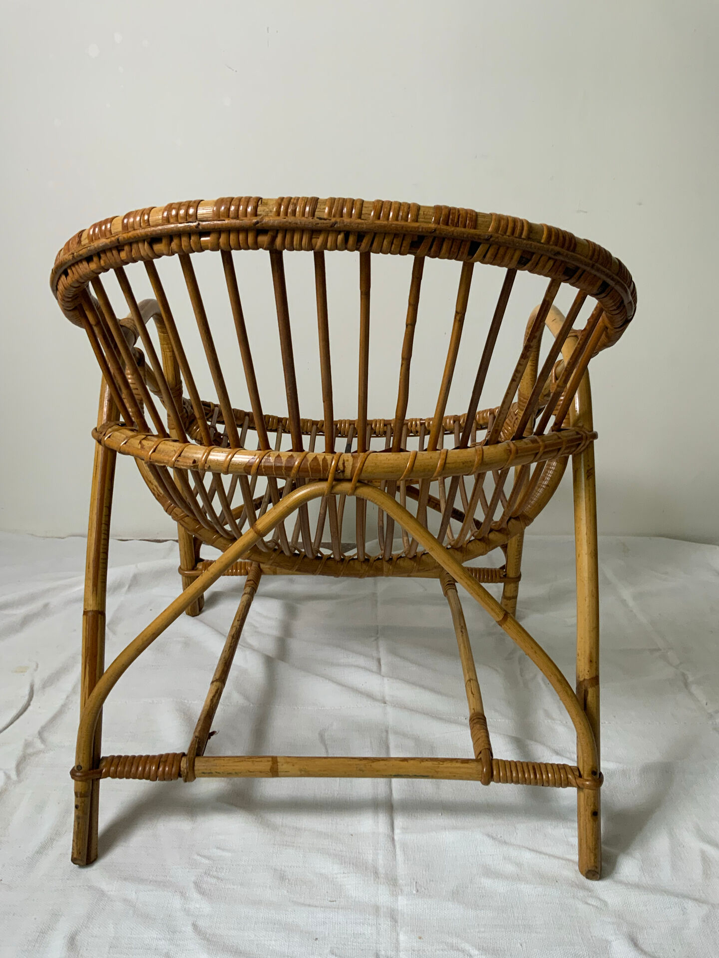 Basket chair in rattan