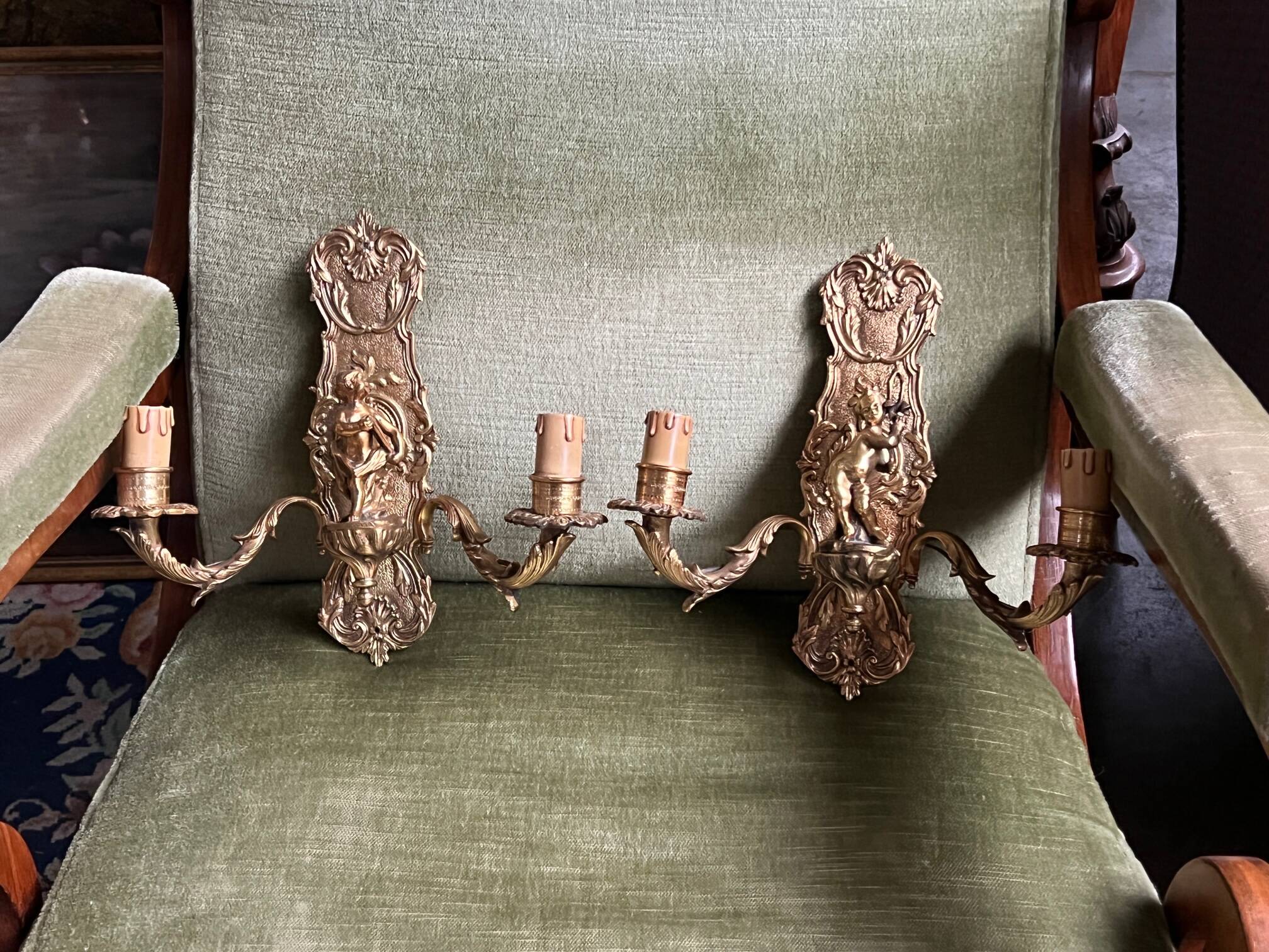 Pair of Louis XV style wall lights. Solid gilded bronze.