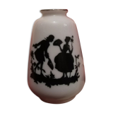 Small porcelain soliflore representing silhouettes couple 18th century