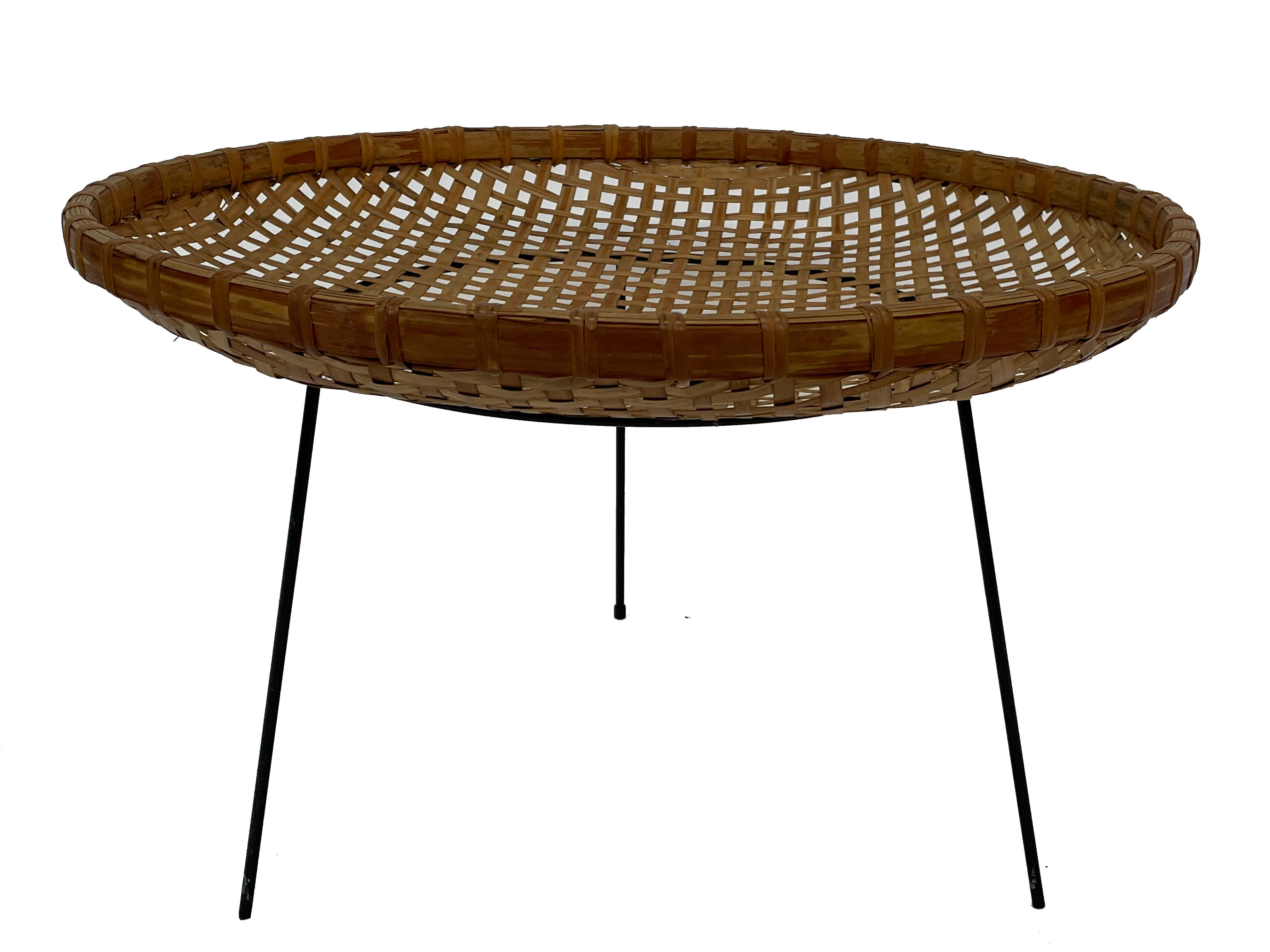 Rattan magazine rack on black metal frame, Artimeta, 1950