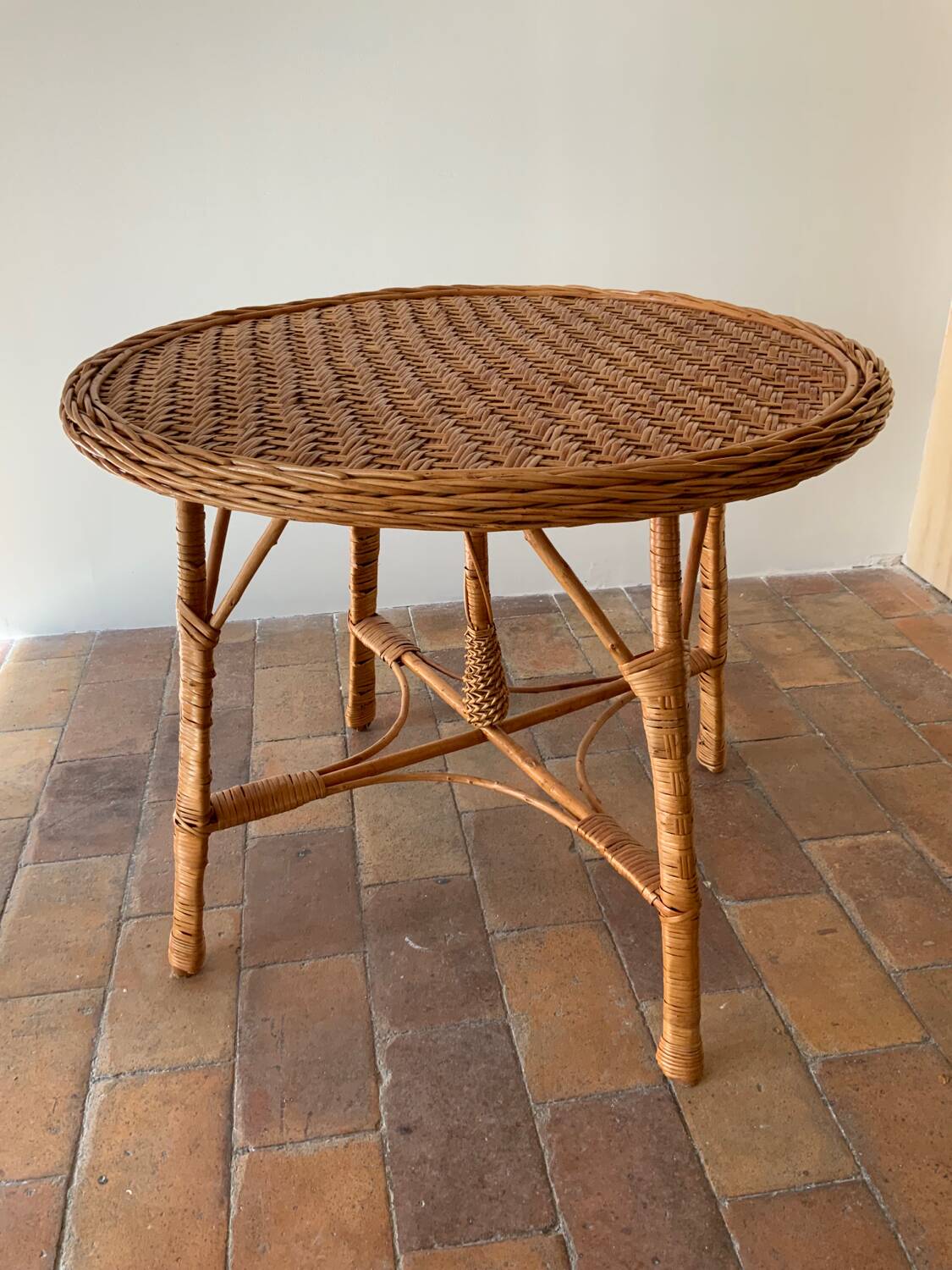 Round wicker table