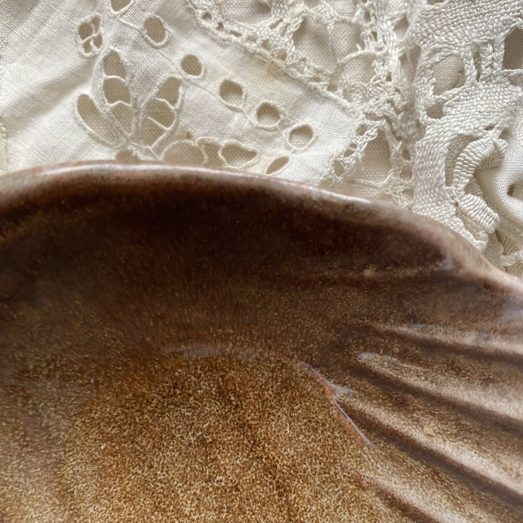 shell-shaped pocket tray in Italian ceramic Partenopee